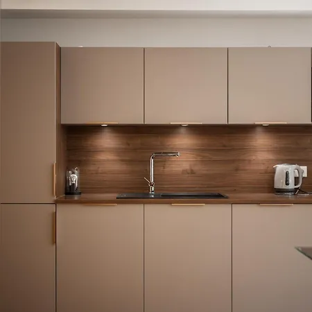 Apartament Luxueux, Spacieux Et Equipe A 5 Min Du Port Nicea