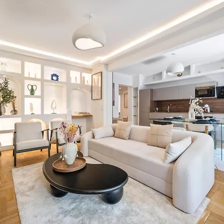 Apartament Luxueux, Spacieux Et Equipe A 5 Min Du Port