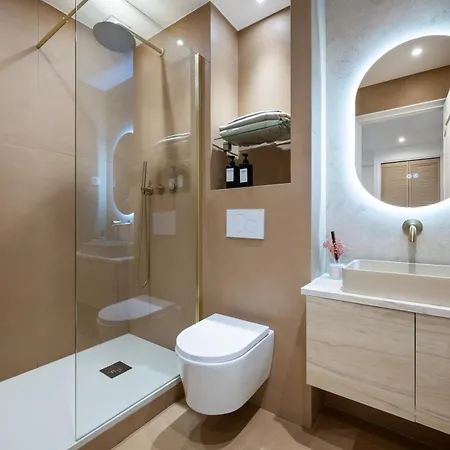Apartment Luxueux, Spacieux Et Equipe A 5 Min Du Port Nice