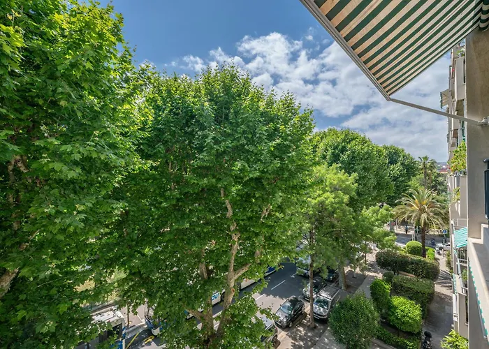 Luxueux, Spacieux Et Equipe A 5 Min Du Port شقة نيس