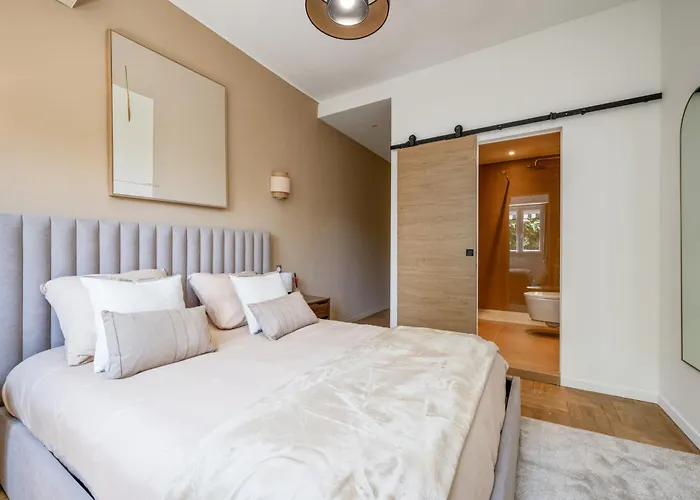 شقة Luxueux, Spacieux Et Equipe A 5 Min Du Port