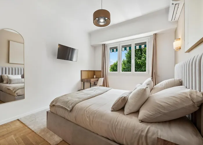 Luxueux, Spacieux Et Equipe A 5 Min Du Port نيس